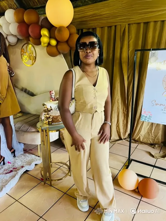 Woman in Beige Suit Enters Red Sports Car – AI Generated Video | Hailuo AI