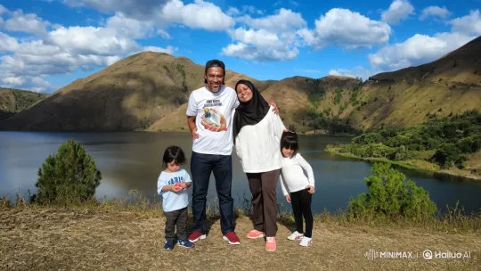 Happy Family Leaps in Joy on Hilltop – AI Generated Video | Hailuo AI