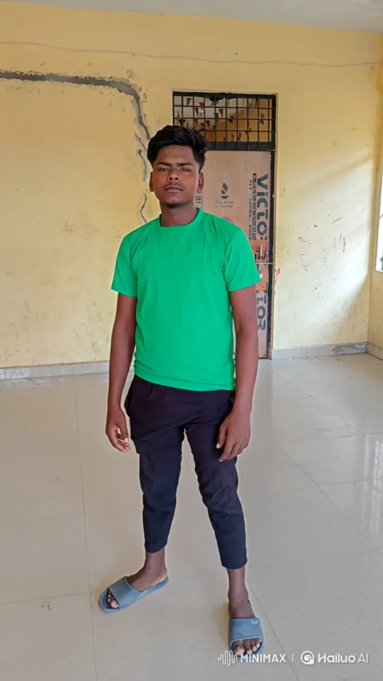 Young Man Meets Narendra Modi Lookalike Outside – AI Generated Video | Hailuo AI
