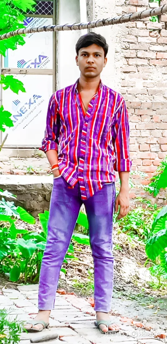 Young Man in Colorful Outfit with Evolving Expression – AI Generated Video | Hailuo AI