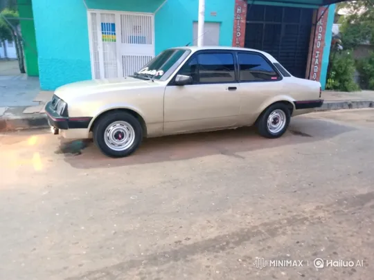 Classic Sedan Transforms with Smooth Air Suspension Lowering – AI Generated Video | Hailuo AI