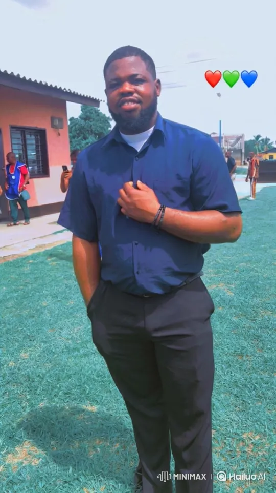 Man in Blue Shirt Enters Luxury SUV on Turf Field – AI Generated Video | Hailuo AI