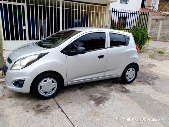 Silver Hatchback Maneuvers in Residential Driveway – AI Generated Video | Hailuo AI