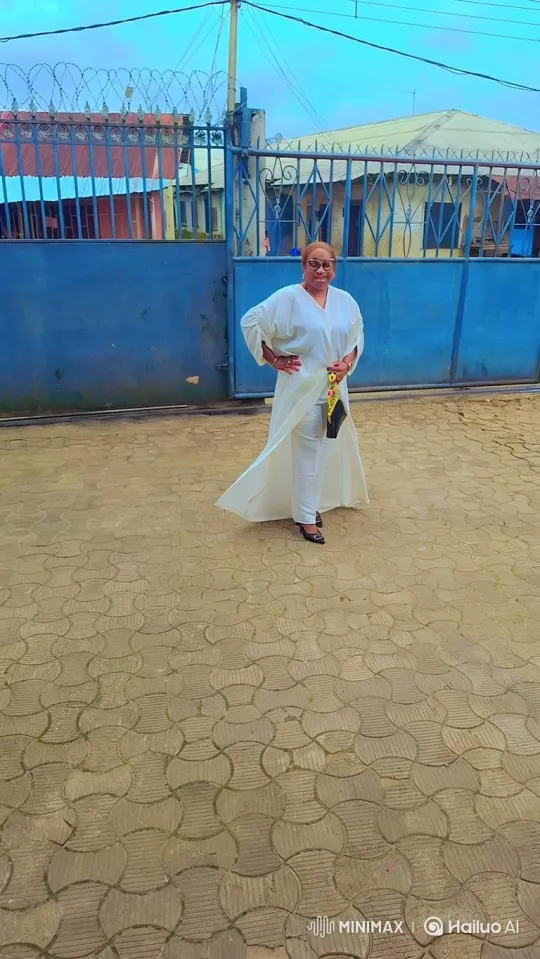 Woman in White Enters Sleek Car, Drives Away – AI Generated Video | Hailuo AI