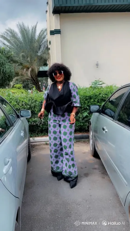 Stylish Woman Poses and Walks Towards Luxury Car with Bodyguards – AI Generated Video | Hailuo AI