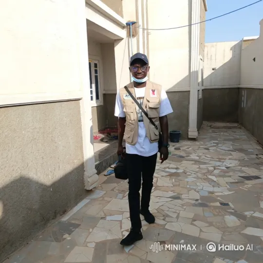 Man in Alleyway Approaches Parked SUV and Enters Passenger Seat – AI Generated Video | Hailuo AI