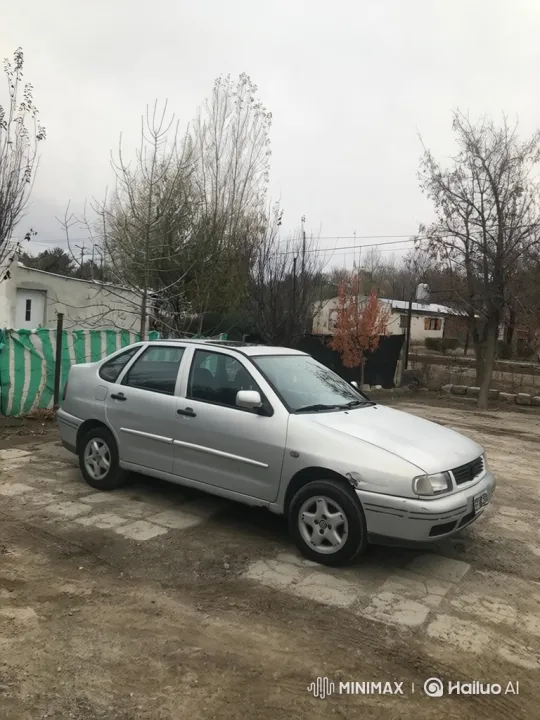 Silver Sedan Demonstrates Air Suspension Lowering – AI Generated Video | Hailuo AI