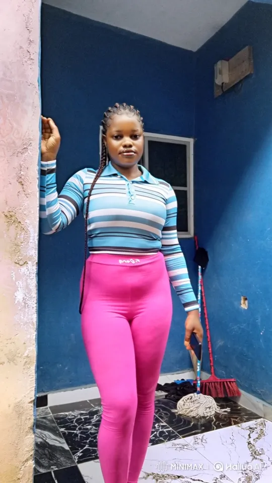 Young Woman Enters Car, Drives Away – AI Generated Video | Hailuo AI