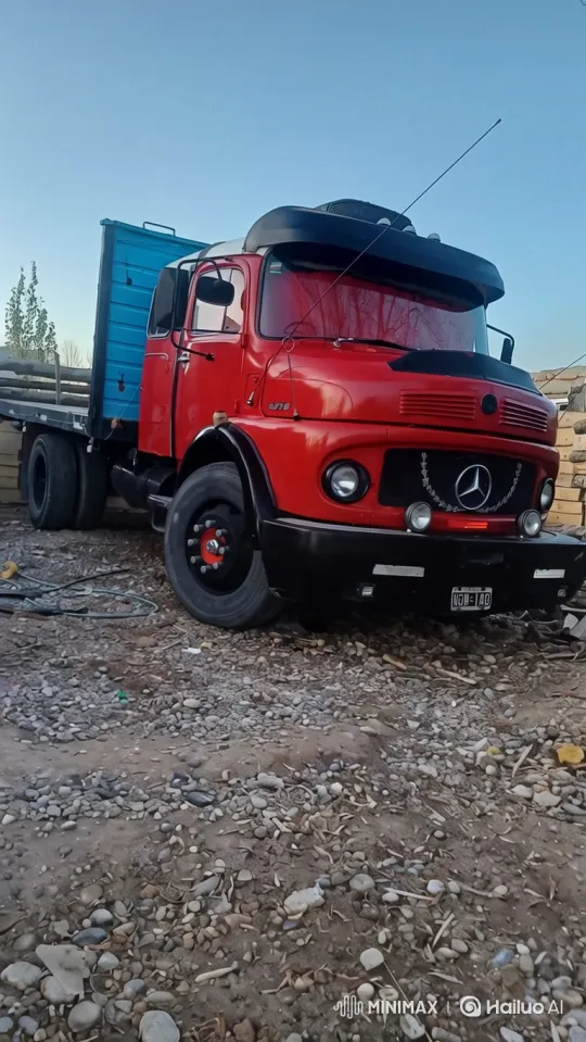 Truck and Tracking Shots of Slow-Moving Vehicle – AI Generated Video | Hailuo AI