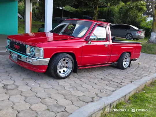Customized Pickup Truck Showcases Dynamic Features – AI Generated Video | Hailuo AI
