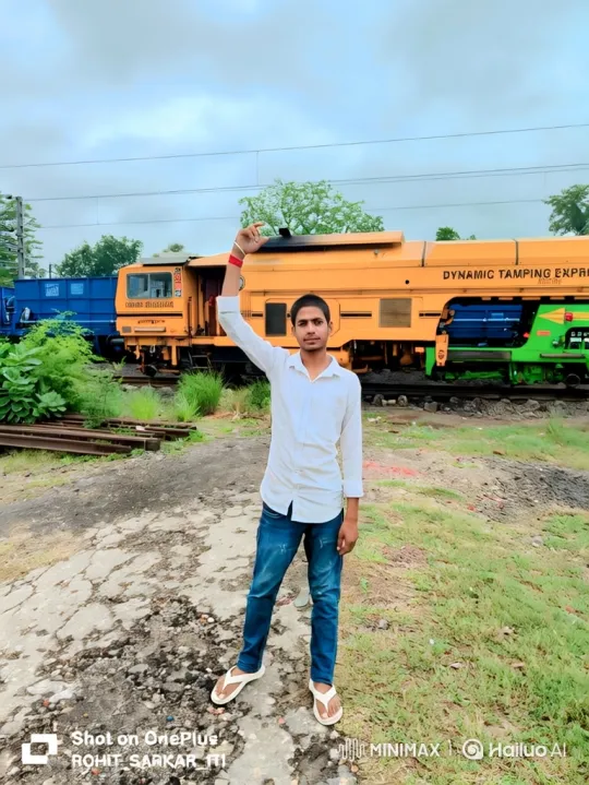 Young Man Meets PM Modi Lookalike by Indian Railways Train – AI Generated Video | Hailuo AI