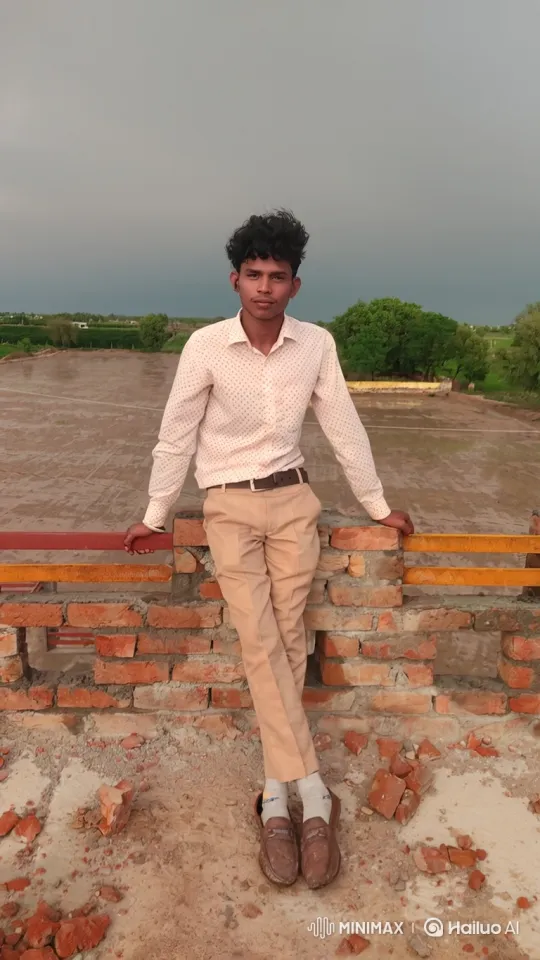 Young Man Meets Indian Prime Minister on Urban Street – AI Generated Video | Hailuo AI