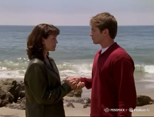 Couple's Tender Embrace and Loving Kiss on the Beach – AI Generated Video | Hailuo AI