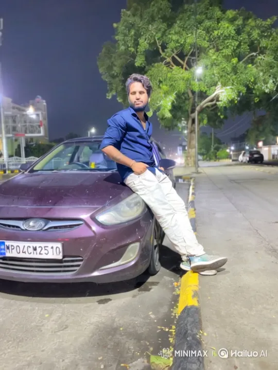 Indian PM Modi Greets Admirer in Daytime Streetside Encounter – AI Generated Video | Hailuo AI