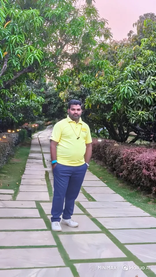 Prime Minister Modi Greets Man in Park with Handshake – AI Generated Video | Hailuo AI