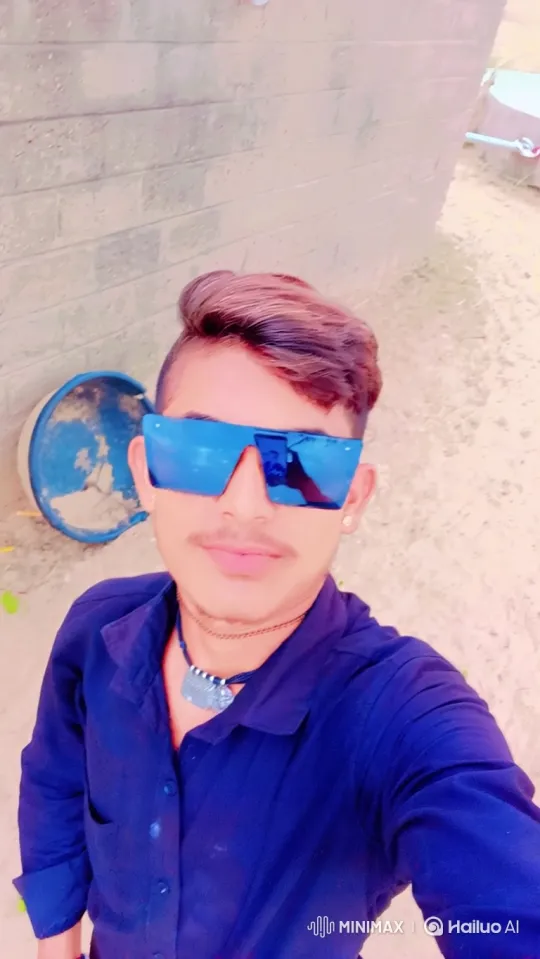 Young Man Takes Selfie in Casual, Stylish Outfit – AI Generated Video | Hailuo AI