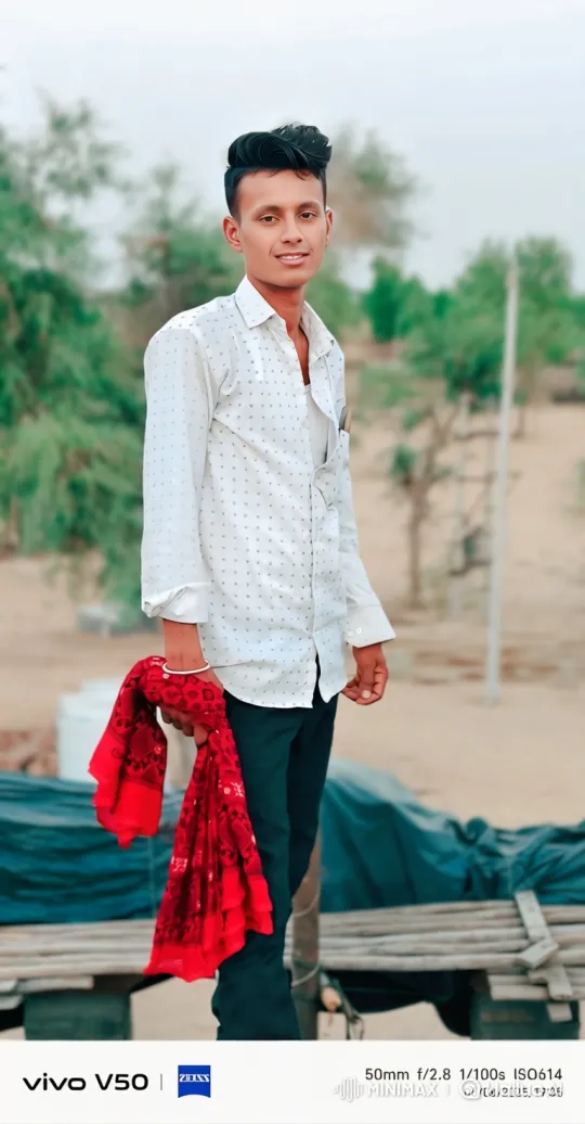 Young Man Meets Political Figure in Outdoor Setting – AI Generated Video | Hailuo AI