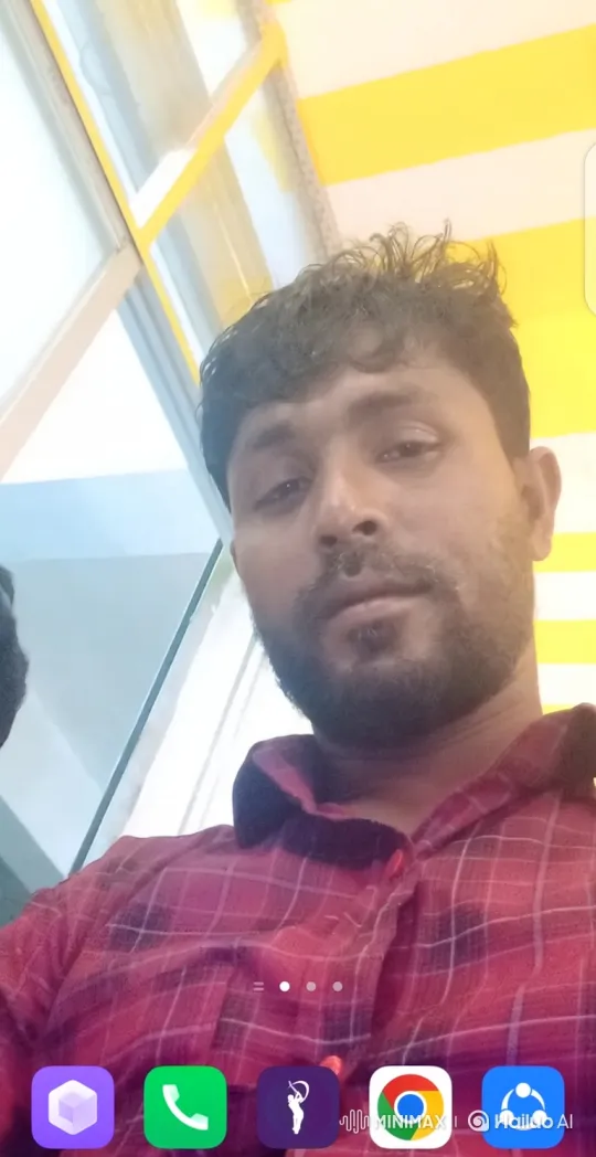 Portrait of a Man Transitioning from Smartphone Wallpaper to Film Set – AI Generated Video | Hailuo AI