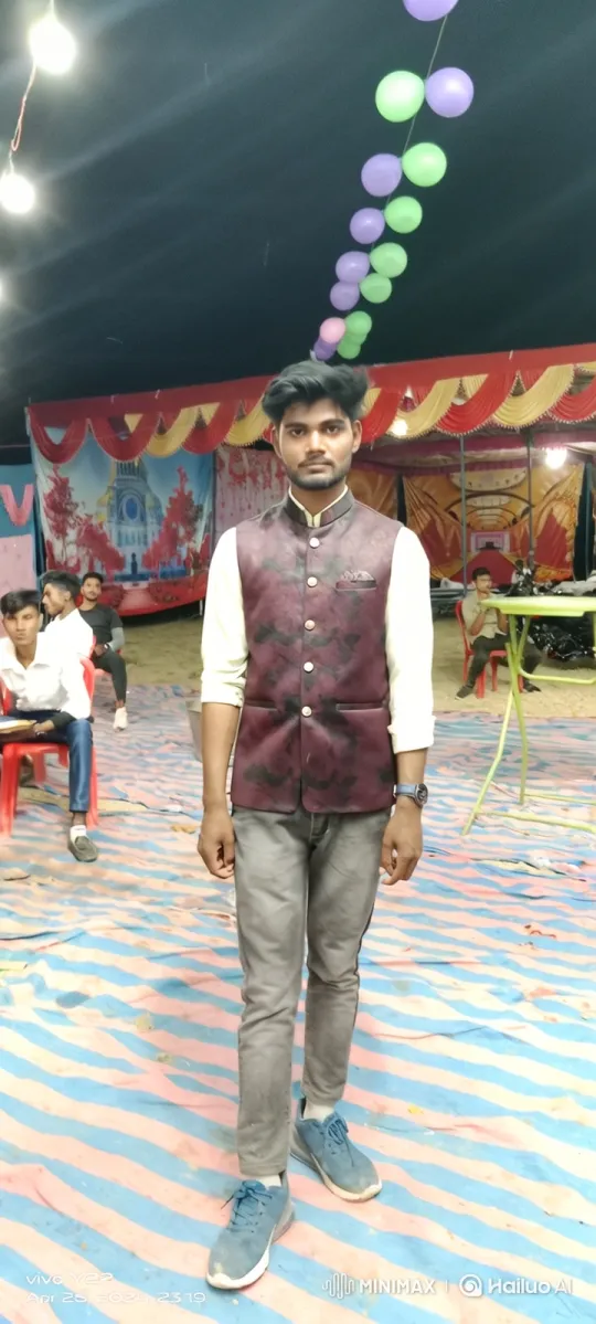 Outdoor Celebration: Man Meets Modi Impersonator – AI Generated Video | Hailuo AI