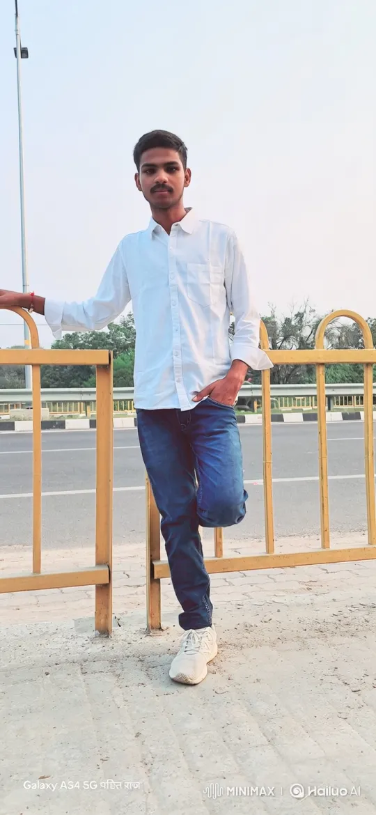 Indian Entertainer Meets Young Man on Overpass – AI Generated Video | Hailuo AI