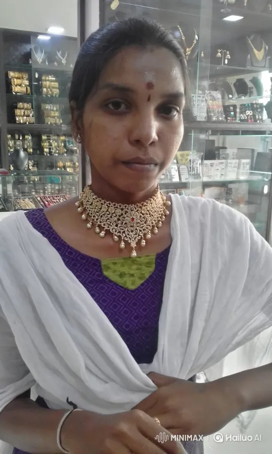 Woman Admires Elegant Necklace in Jewelry Store – AI Generated Video | Hailuo AI