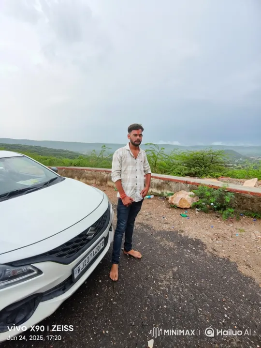 Young Man Meets Man Resembling PM Modi, They Share Warm Handshake – AI Generated Video | Hailuo AI