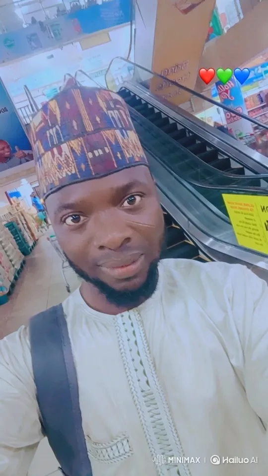 Man Takes Selfie in Store, Gets into Luxury SUV – AI Generated Video | Hailuo AI