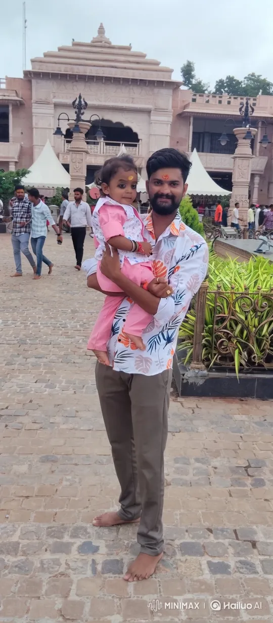 Indian Prime Minister Modi greets a man and child – AI Generated Video | Hailuo AI
