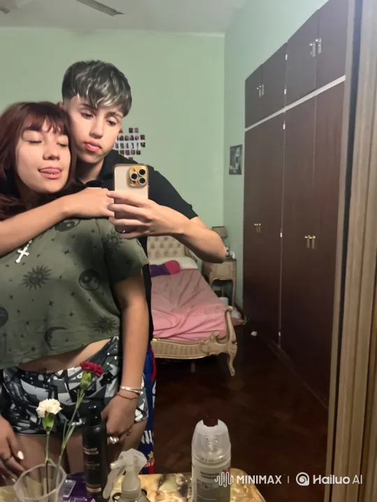 Cozy Home Video Captures Family's Joyful Play – AI Generated Video | Hailuo AI