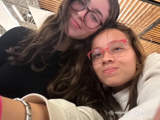 Affectionate Family Moment Captured in Intimate Video – AI Generated Video | Hailuo AI