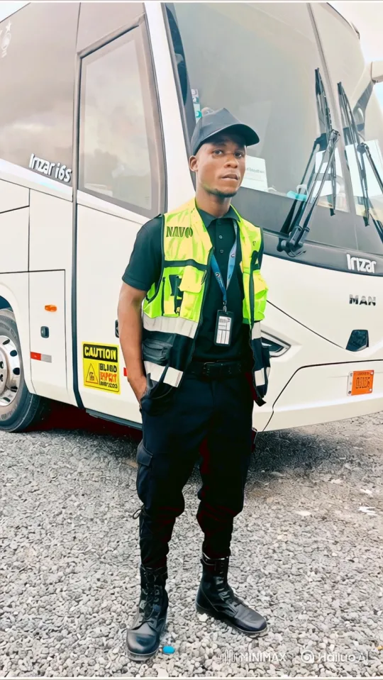G63 SUV Arrives, Scoops Me Up, Departs with VIP Treatment – AI Generated Video | Hailuo AI