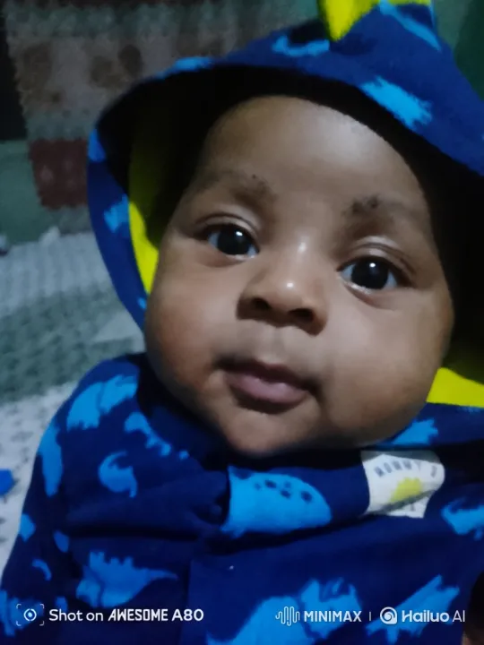 Cute Baby in Dinosaur Hooded Outfit – AI Generated Video | Hailuo AI