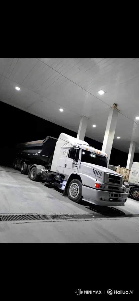 White Semi-Truck Air Suspension Activation – AI Generated Video | Hailuo AI