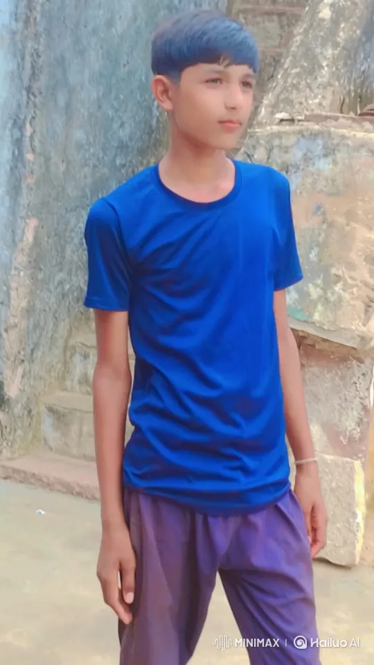 Young Boy Meets Man Resembling PM Modi in Courtyard – AI Generated Video | Hailuo AI