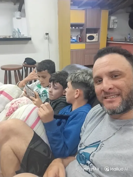 Family Transforms into Game Characters in Epic Live-Action Sequence – AI Generated Video | Hailuo AI
