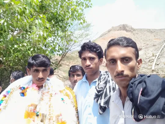Outdoor Group Portrait with Tracking Camera Shot – AI Generated Video | Hailuo AI