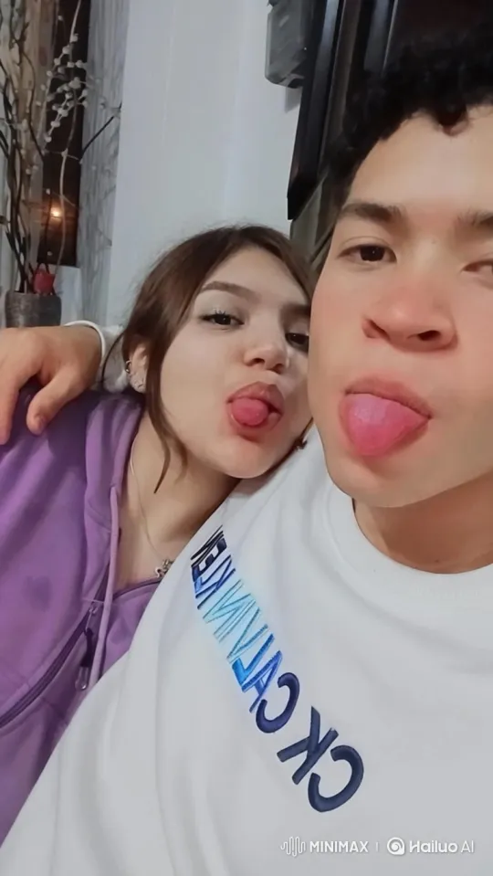 Family Laughter and Love Captured on Video – AI Generated Video | Hailuo AI