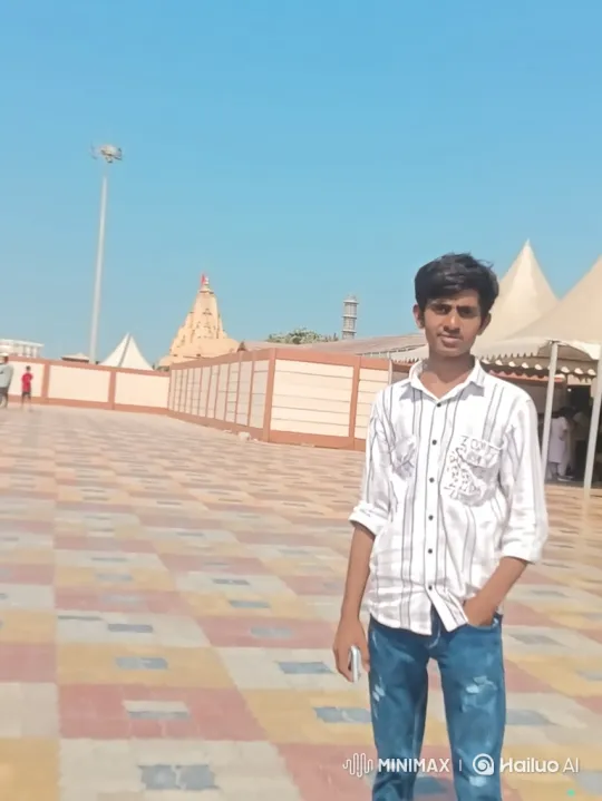 Young Man Meets Figure Resembling PM in Courtyard – AI Generated Video | Hailuo AI