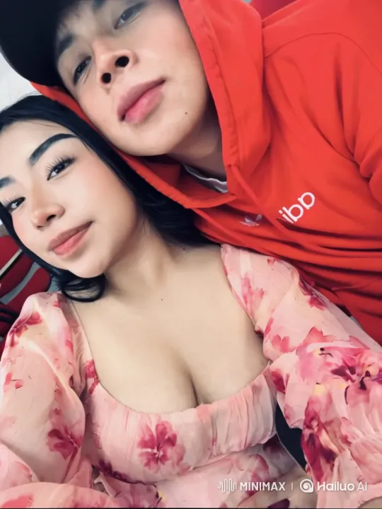Affectionate Family Embrace Captured in Soft Light – AI Generated Video | Hailuo AI