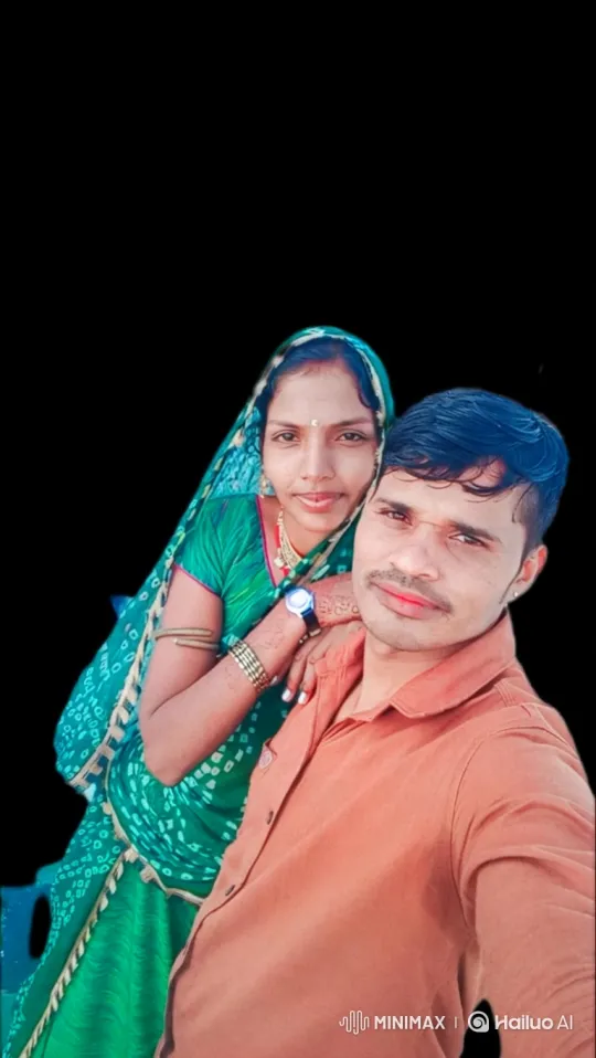 Couple's Gentle Pose with Subtle Movements – AI Generated Video | Hailuo AI