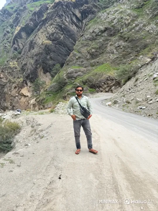 Politician Meets Man on Mountain Road – AI Generated Video | Hailuo AI