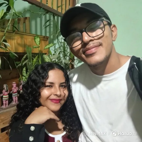 Family Portrait Comes Alive in Warm Home Video – AI Generated Video | Hailuo AI