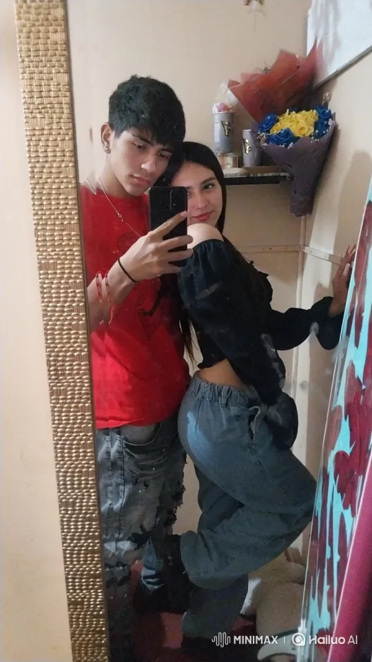 Family Moments Captured on Handheld Camera – AI Generated Video | Hailuo AI