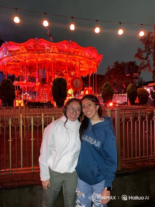 Family Embrace Captures Warmth and Love – AI Generated Video | Hailuo AI
