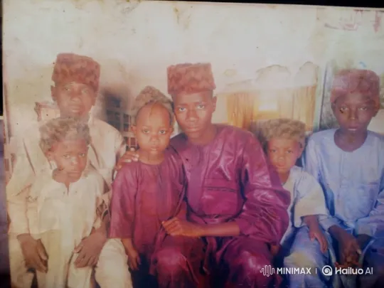 Restoration of a Faded Old Photograph – AI Generated Video | Hailuo AI
