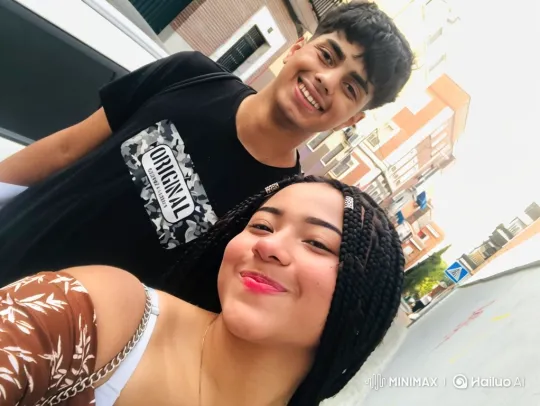 Family Portrait: Young Couple and Child Embrace – AI Generated Video | Hailuo AI