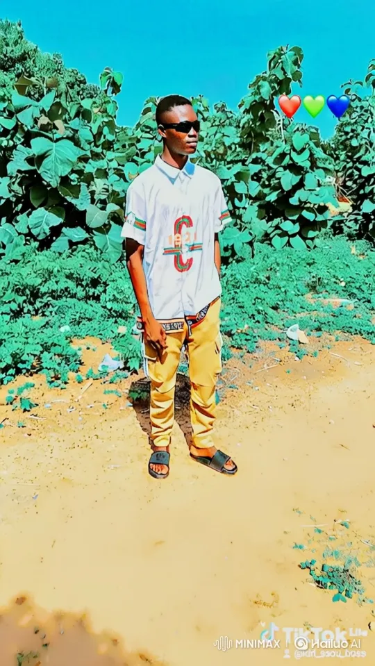 Vibrant Stylized Camera Movement with Confident Young Man – AI Generated Video | Hailuo AI