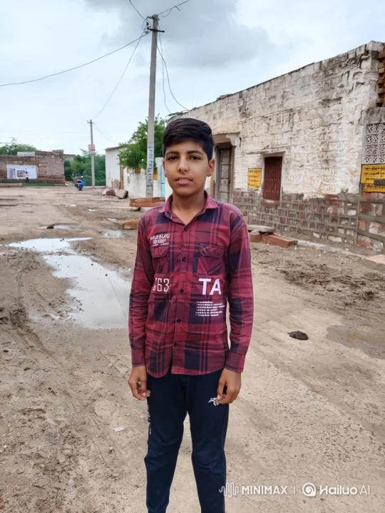 Young Man Evolves Attitude, Enters Rolls-Royce in Village Setting – AI Generated Video | Hailuo AI