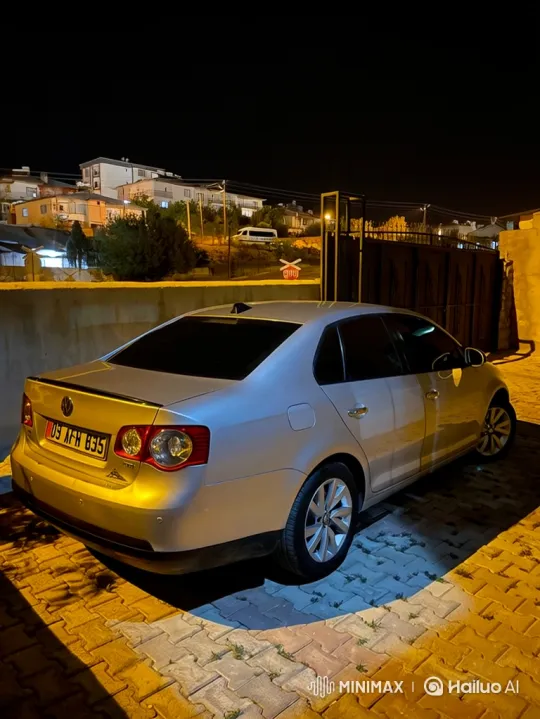 Nighttime Sedan on Cobblestone Driveway: A Fluid Camera Journey – AI Generated Video | Hailuo AI
