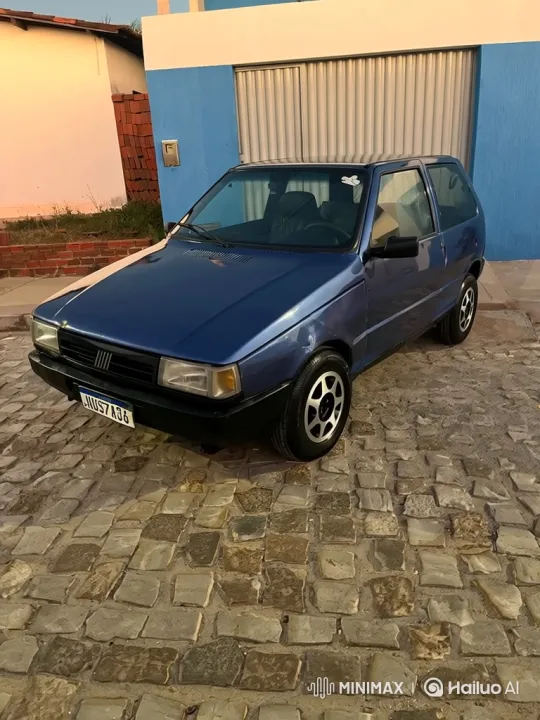 Vintage Car's Slow Descent on Cobblestone Street – AI Generated Video | Hailuo AI